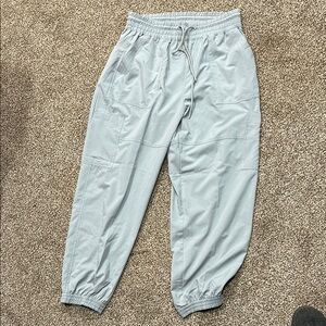 Old Navy Light Gray Capris